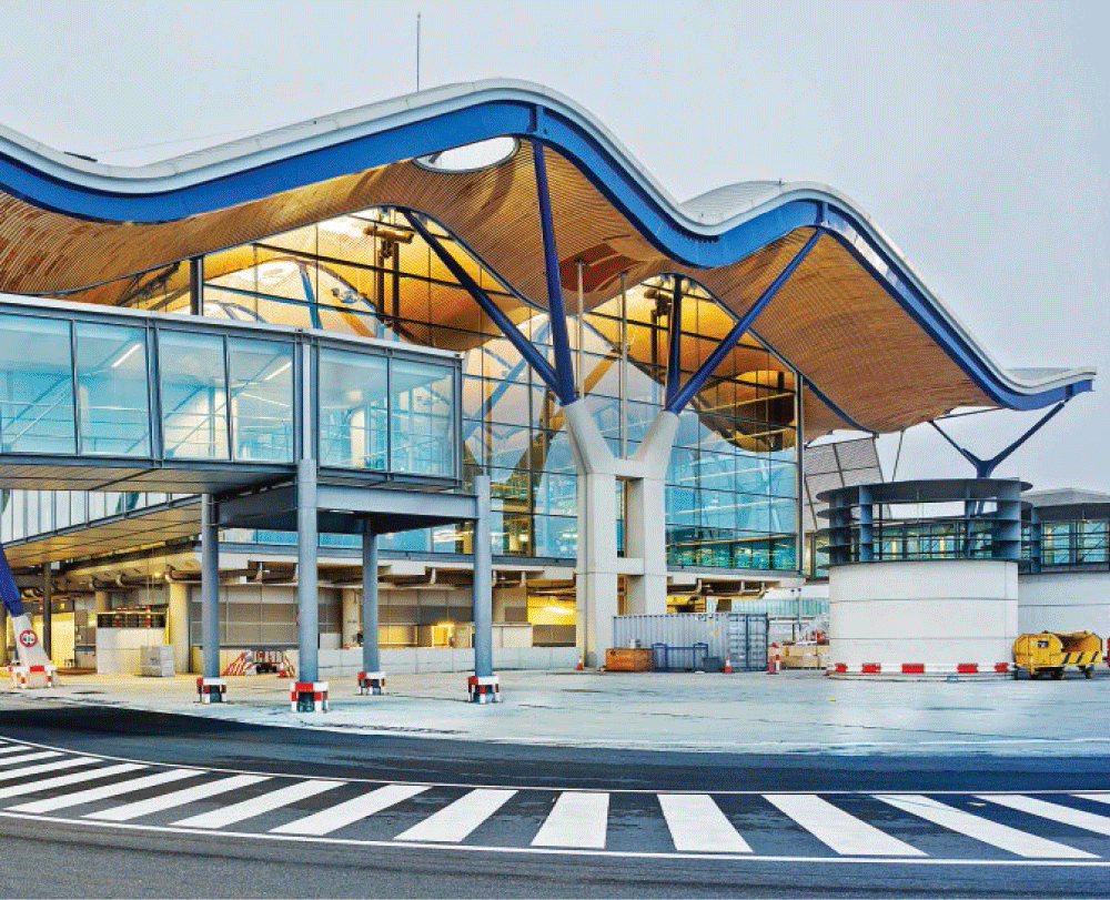 airport terminal madrid