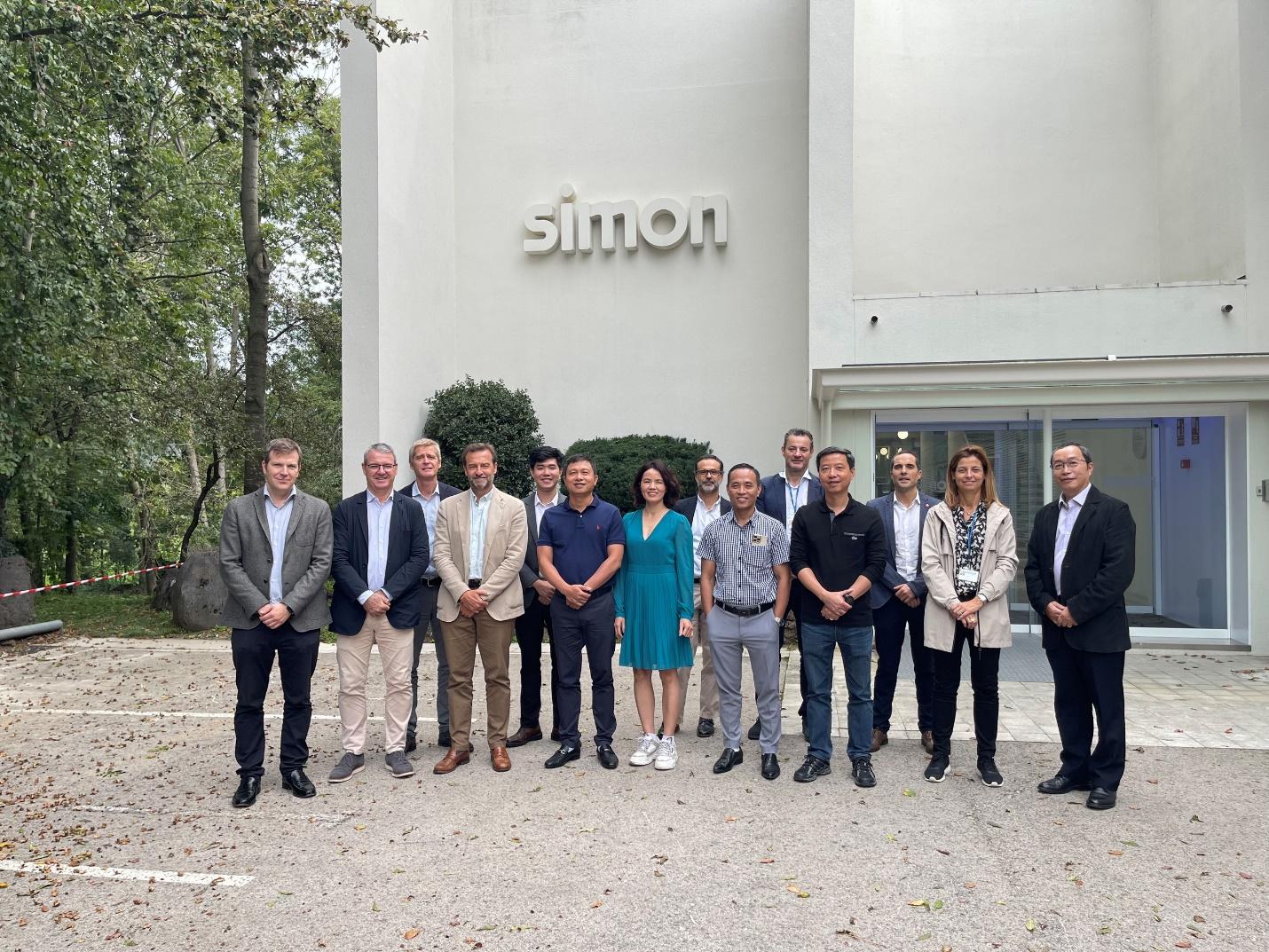 ban-lanh-dao-simon-viet-nam-tham-simon-holding (3)