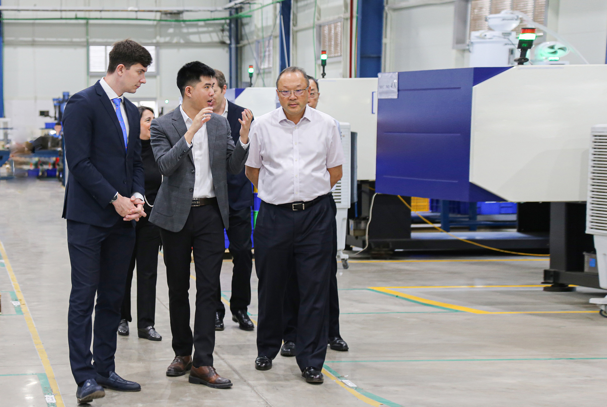 dai su va tham tan kinh te tay ban nha den tham simon viet nam 1